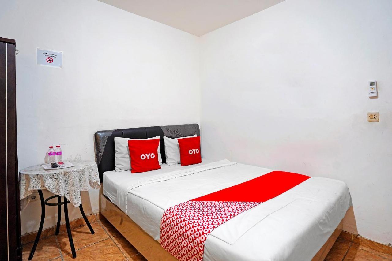 Oyo 91390 Kost Grand Royal Elite Hotel Surabaya Kültér fotó