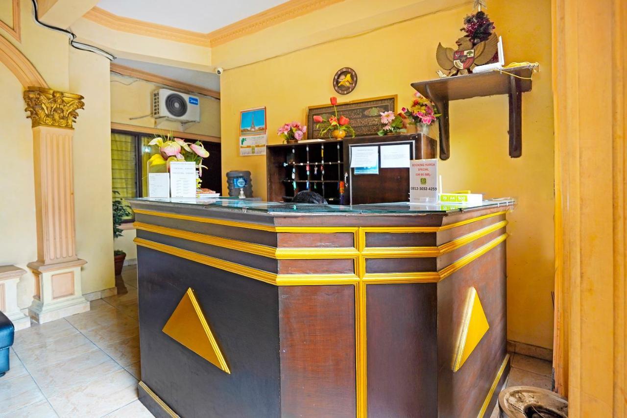 Oyo 91390 Kost Grand Royal Elite Hotel Surabaya Kültér fotó