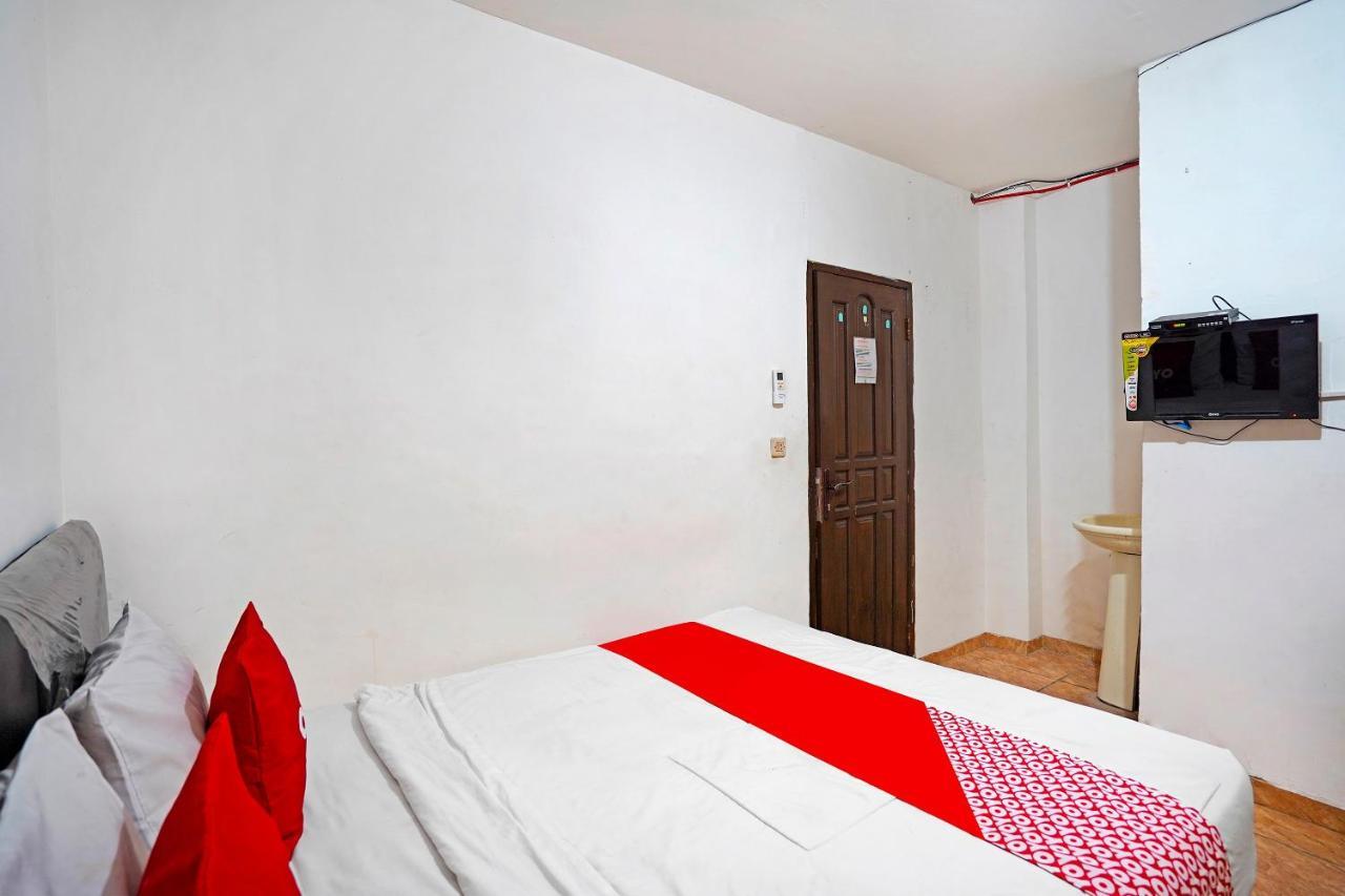 Oyo 91390 Kost Grand Royal Elite Hotel Surabaya Kültér fotó