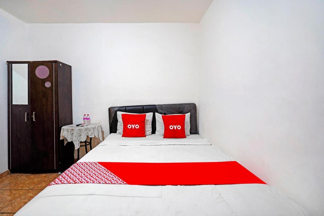 Oyo 91390 Kost Grand Royal Elite Hotel Surabaya Kültér fotó