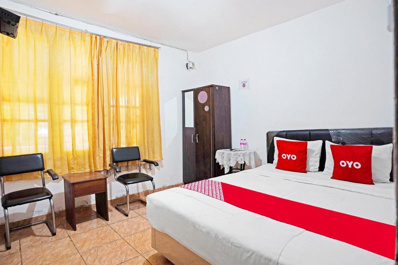 Oyo 91390 Kost Grand Royal Elite Hotel Surabaya Kültér fotó