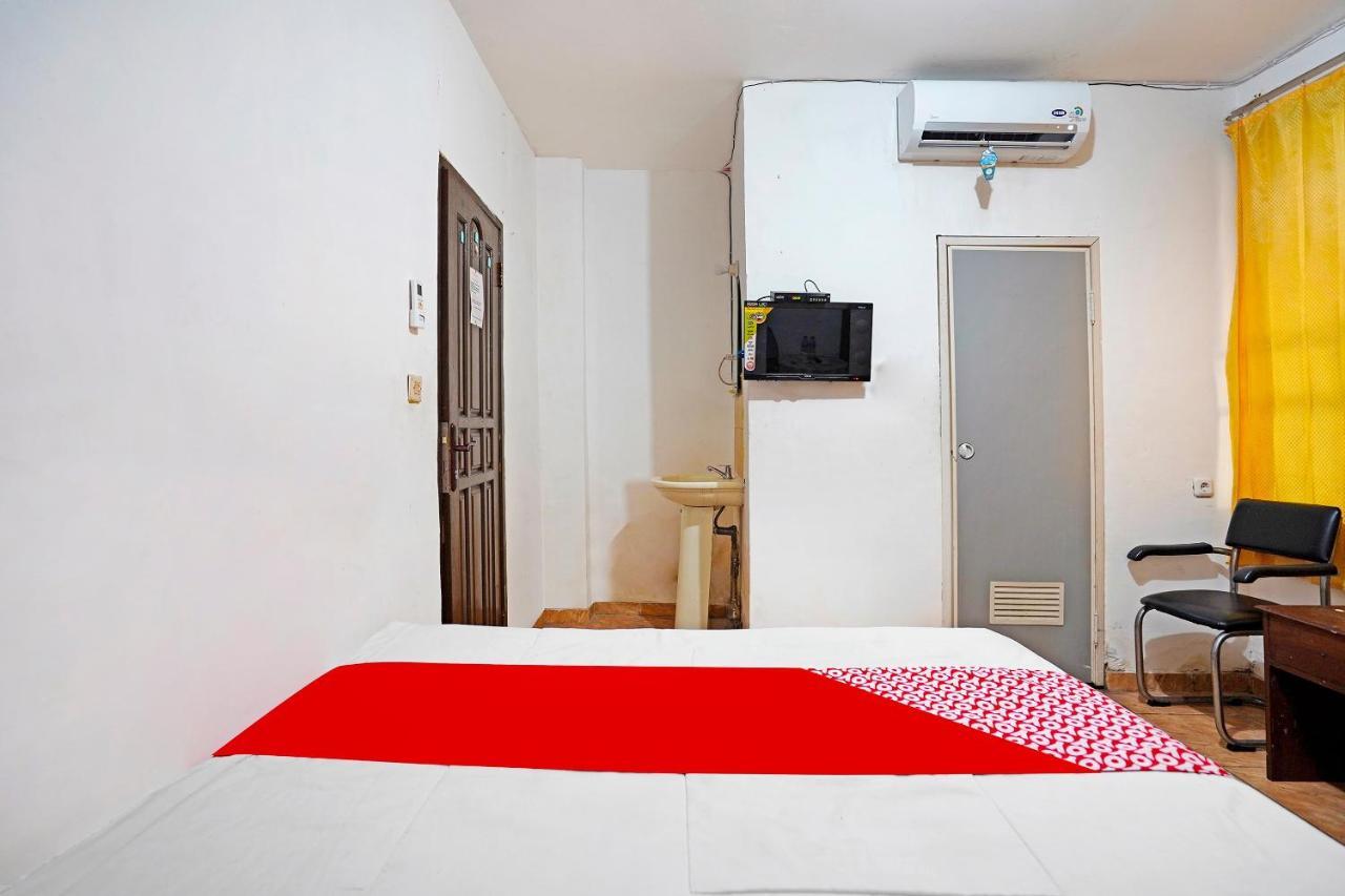 Oyo 91390 Kost Grand Royal Elite Hotel Surabaya Kültér fotó