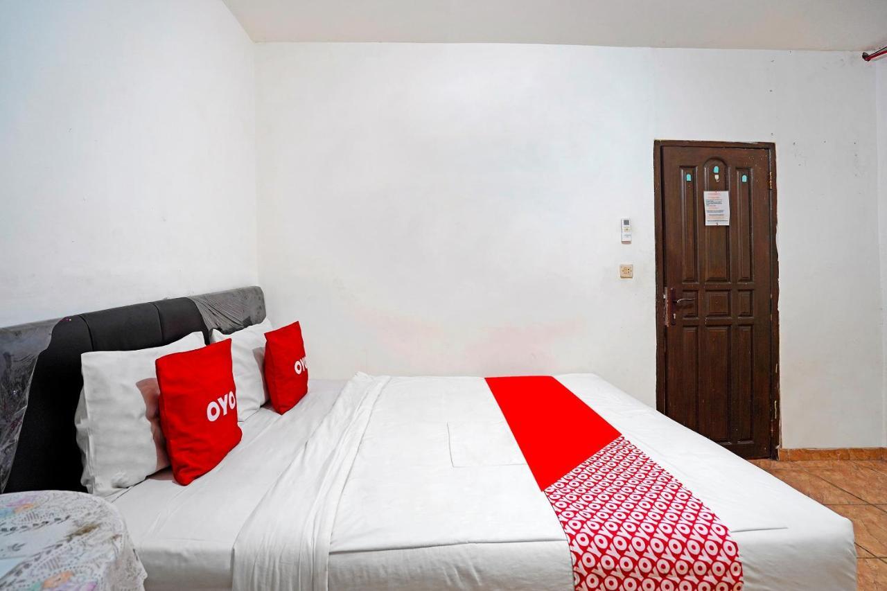 Oyo 91390 Kost Grand Royal Elite Hotel Surabaya Kültér fotó